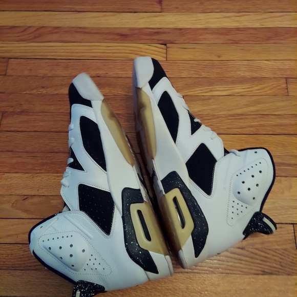 Air Jordan Retro 6 \'Oreo\', Men\'s size 12